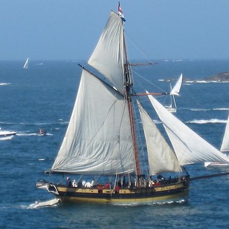 T2 - 300m plage - Dinard Buitenkant foto